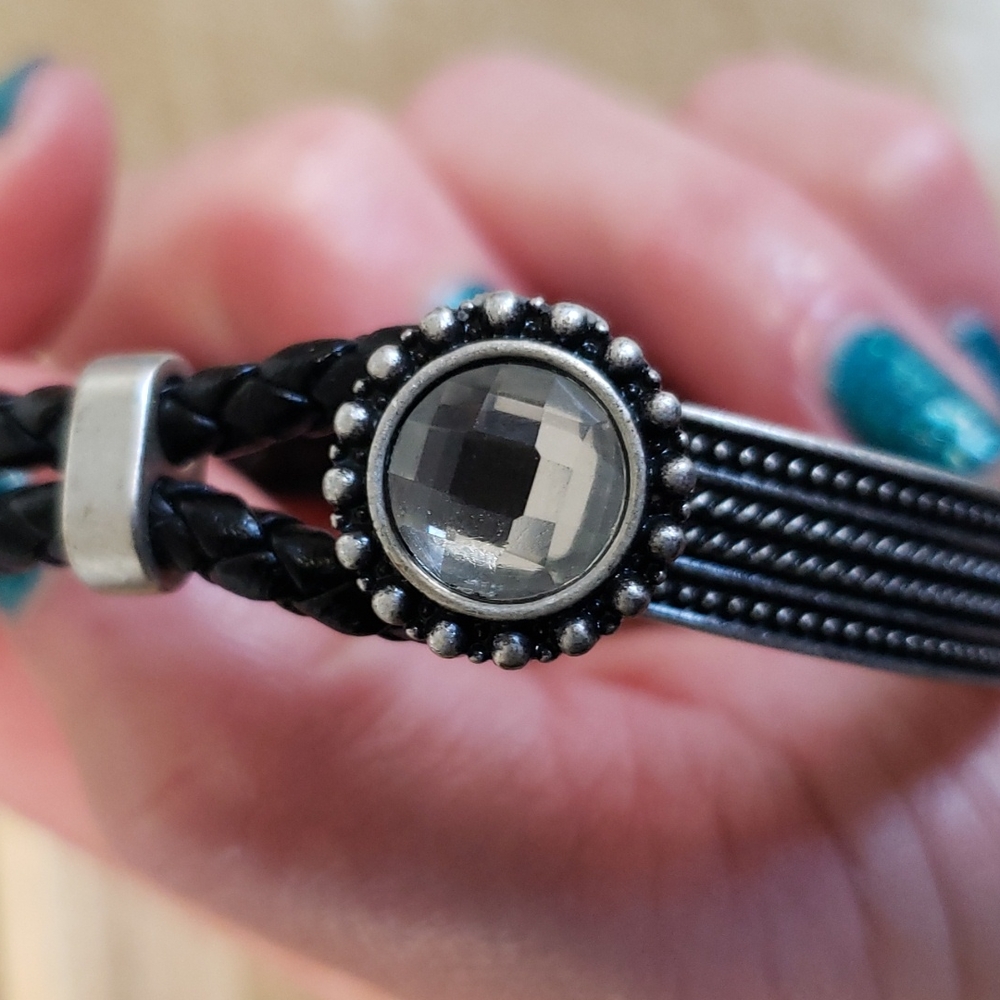 Leather and Silverstone metal bracelet - Picture 4 of 5
